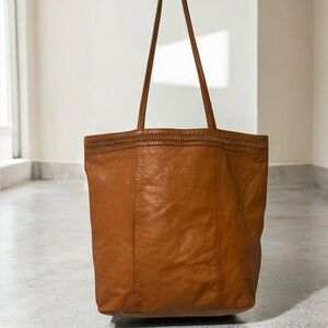 Day & Mood Large Leather Tote Bag – Stylish & Versatile